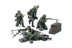 Tamiya 1/35 Military Miniature No.386 German Machine Gun Team Plastic Model Kit