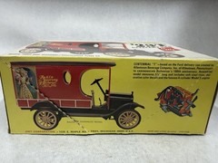 AMT Budweiser ‘23T Delivery Van 2401 1/25 Scale Unassembled Hobby Kit