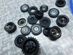model car tires and rims / small lot