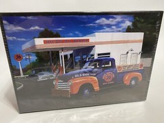 Amt 1950 Chevrolet 3100 Pickup Stock or Union 76 Service Truck Model Sealed