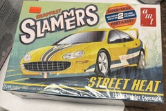 1:25 Snapfast 1998 Chrysler Concorde “Street Heat” Slammers AMT Sealed Box