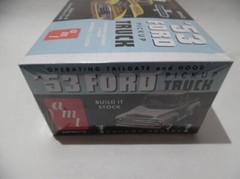 AMT ’53 Ford Pickup Truck 3 in 1 Retro Deluxe Trophy Series Kit AMT882