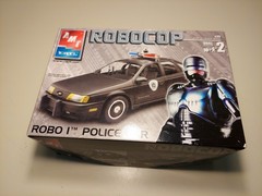 AMT Robocop Ford Taurus SHO