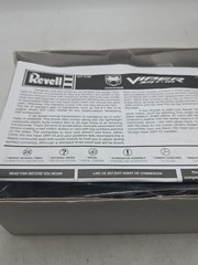Revell Dodge Viper SRT 10 1:25 Performance Model 85-2198 New Sealed Parts