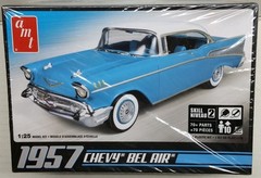 ESTATE – 1957 Chevy BEL AIR Molded Blue 1/25 Plastic Model Kit