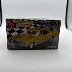 AMT 1/25 1967 Chevy Chevelle Pro Street Car Plastic Model Car Kit