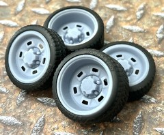 1/24 Scale: 21/20 Inch “70s Chevy 6-slot Rally” Wheels W/ Wide Rear Street Tires