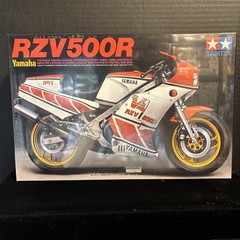 TAMIYA 14037 YAMAHA RSV 500R MOTORCYCLE MODEL KIT-NIB-1/12 SCALE