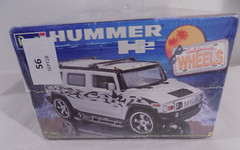 Revell Hummer H2 Model Kit 1:25 Scale Skill 2 New Sealed Box