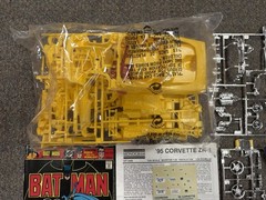 + Monogram 1:24 Scale ’95 Corvette ZR-1 The Last ZR-1 w/ Batman Comic 2455