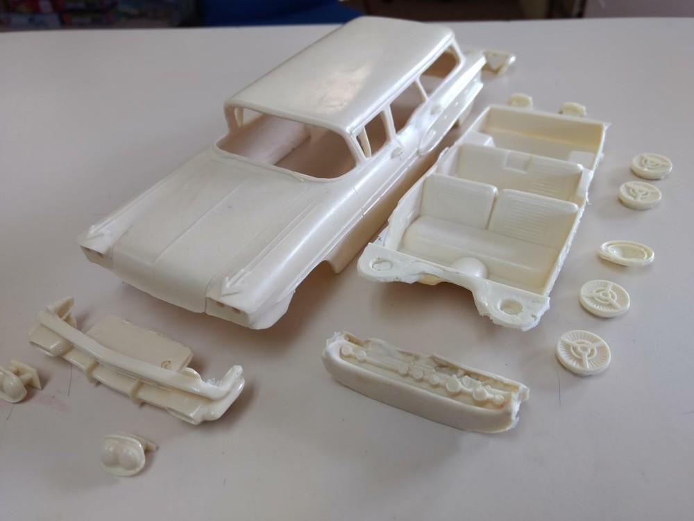 Vics Resins 58 Pontiac Station Wagon 1/25 resin body