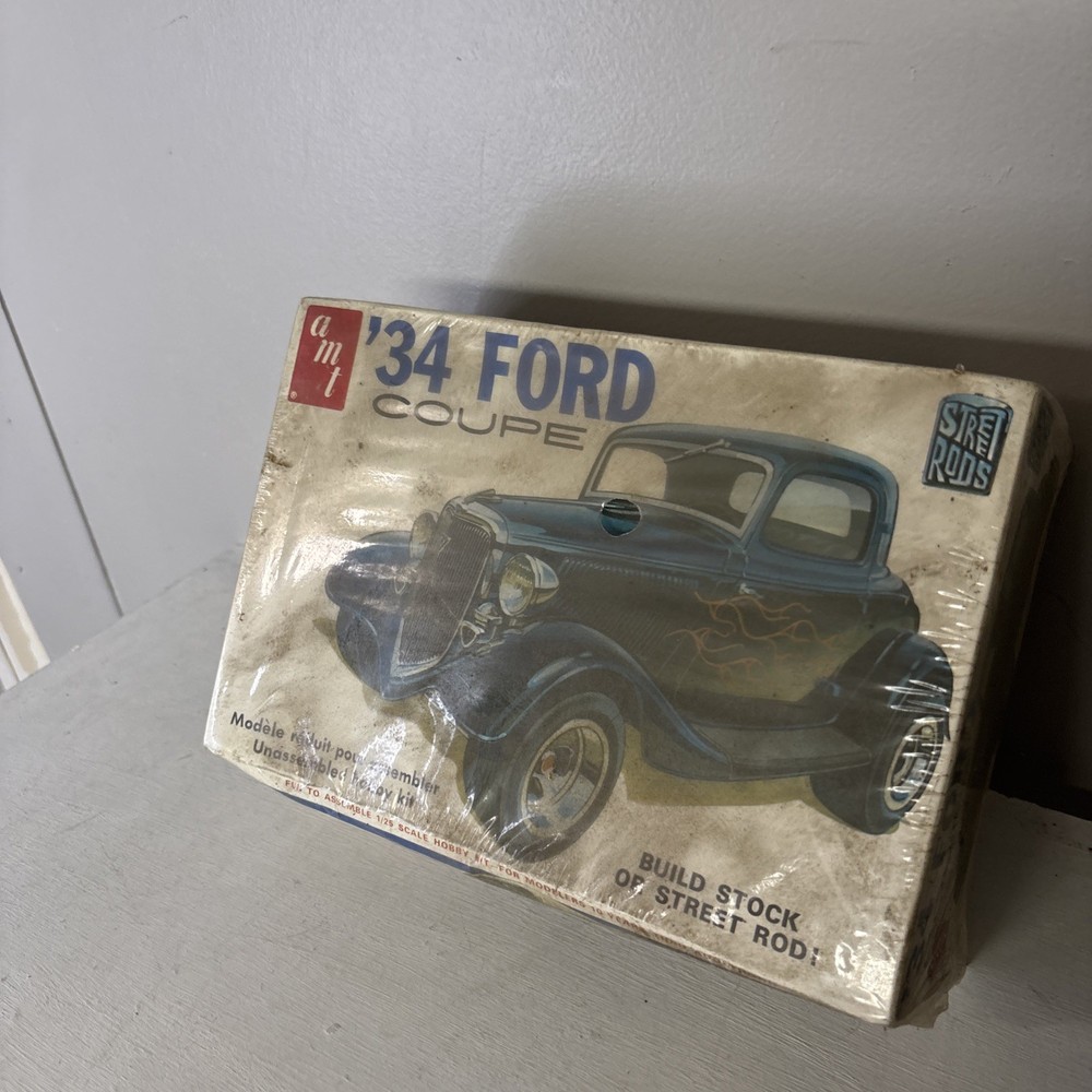 1970’S AMT 1934 FORD COUPE ORIGINAL ISSUE STREET RODS MODEL KIT # T134 W/ BOX