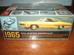 AMT 1965 Bonneville Sport Coupe 3’N1 Plastic Model Kit 1:25 AMT1260