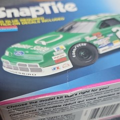 Lot Of 2 – Monogram Model Cars Skill 1 & 2. NASCAR 1:24 & 1:32 Ford Thunderbird