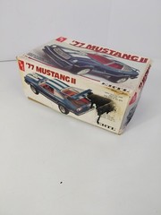 ERTL AMT 1977 ’77 Ford Mustang II Plastic Model Car Kit 1:25 Scale Incomplete