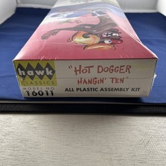 Hawk Hot Dogger Hangin’ Ten Silly Surfers Sealed new Model kit 16011