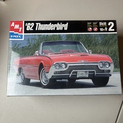 AMT 1962 Ford Thunderbird No.30081 1/25th Scale Sealed – NIB