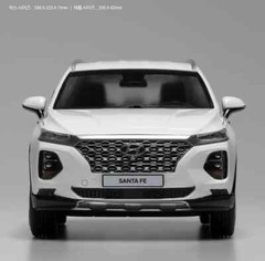 Hyundai Santa Fe TM Plastic Model Kit | 1/24 Scale, Modern SUV Excellence