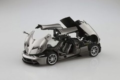 Aoshima The Super Car No.2 1/24 Scale Pagani Huayra ’12