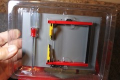 Snap on Garage Series Twin Post Lift TSM 08001- 1/43 Scale