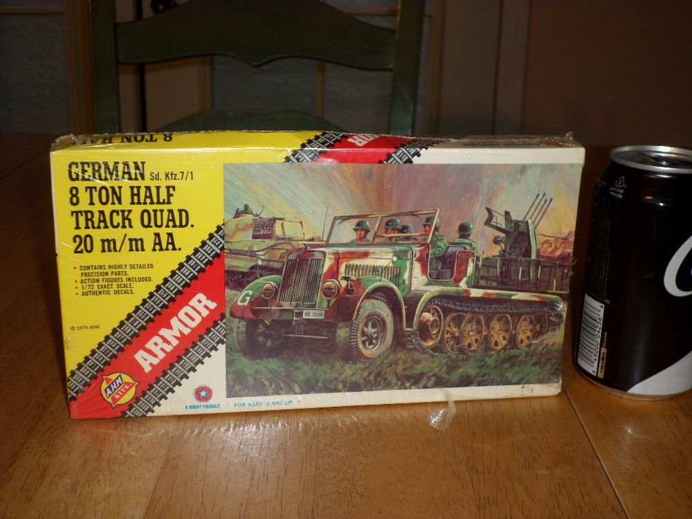 WW#2, GERMAN Sd. Kfz.7/1, 8 TON HALF TRACK QUAD 20mm AA. Plastic Model Kit, 1/72