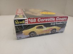 Revell Snap-Together 68 Corvette 1:32 Scale # 6032 Year 1987 Sealed