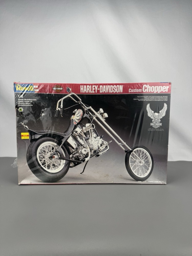 Revell 1:8 Harley Davidson Custom Chopper Motorcycle Model Kit 1982 7911 NEW