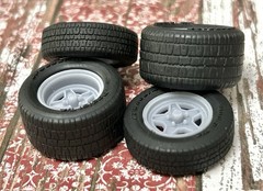 1/24 Scale: 15-inch “Keystone Star Spoke” Resin Wheels W/ Wide Rear Tires