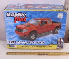 REVELL FORD MAX RAPTOR SVT PICKUP TRUCK MODEL KIT BOXED 85-1233 1:25