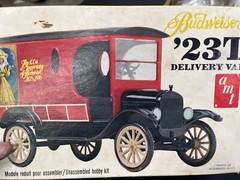 AMT 2401 BUDWEISER 1923 FORD T DELIVERY VAN 1/25 KIT McM NIob