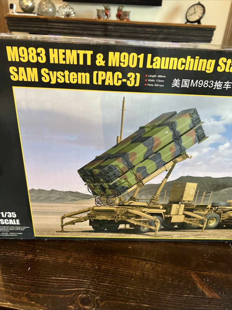 Trumpeter 1/35 M983 HEMTT & M901 Launching Station of MIM-104F PAC3 #01037