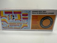1/25 AMT MODEL KIT 1977 FORD CRUISING VAN 1108M