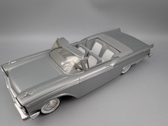 1959 FORD GALAXIE SILVER CONVERTIBLE 1/25 scale – PROMO Friction 2 Tone Interior