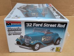 Monogram Classic Cruiser ’32 Ford Street Rod Factory Sealed Box 1:25 Kit 0882