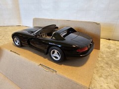 1:25 Scale AMT Ertl Plastic Model Car #6128 1993 Dodge Viper RT/10