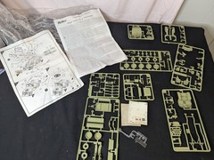Vintage Heller military Jeep Willys & trailer model kit 1/35 Maquette a Monter