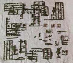 SP Gun Artillery SU-76 Russian WW2 UM Plastic Kit 1/72 partially assembled