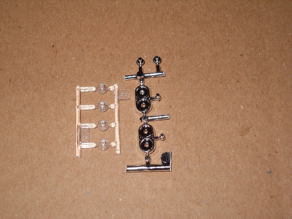 Kenworth W900 Rig Semi 1/25 Truck Headlamp Lenses Part