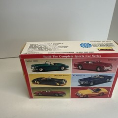 Lindberg 605-10 1/32 Scale JAGUAR XK120 Roadster Plastic Model Kit