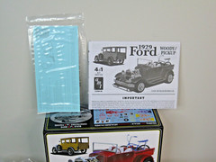 AMT 1:25 1929 Ford Woody / Pickup 4 in 1 Model Kit #1269