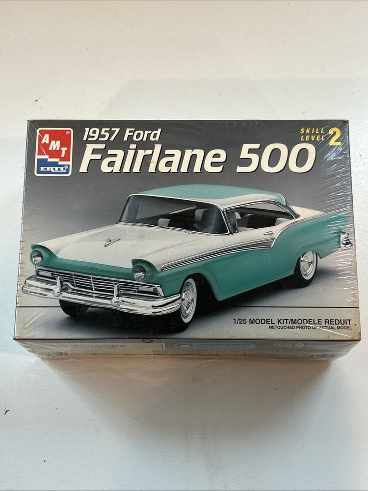 Vintage AMT Ertl 1957 Ford Fairlane 500 1:25 Model Kit 8028