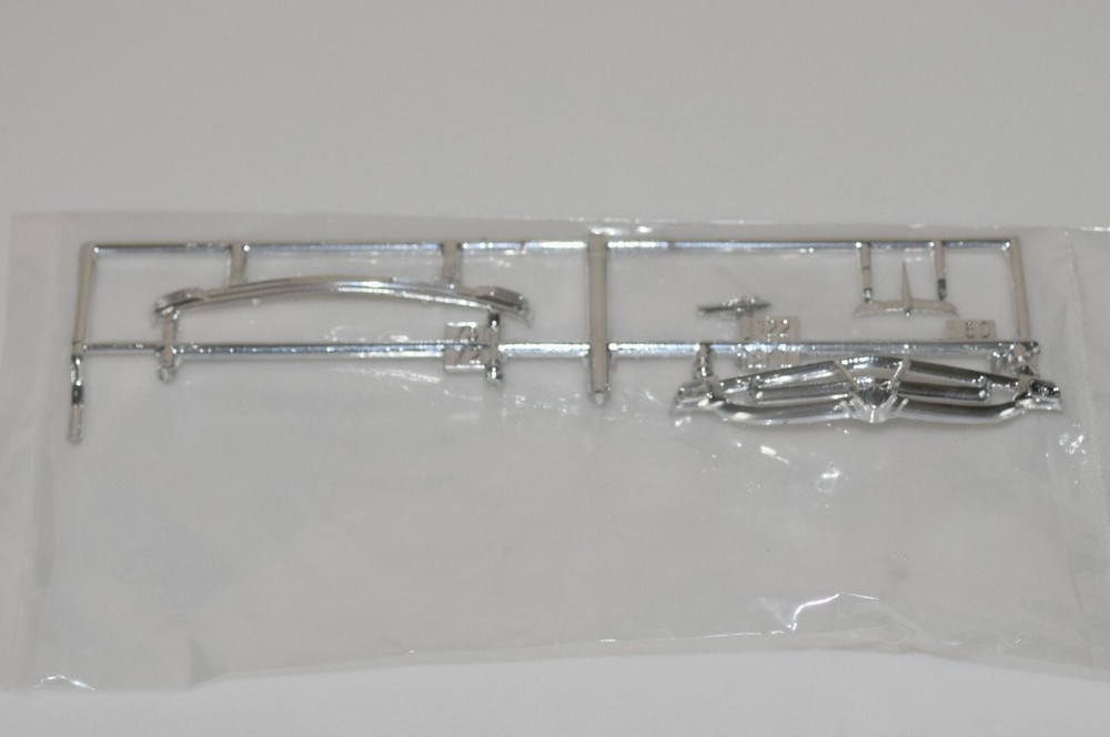 MOEBIUS 1952 HUDSON HORNET CONVERTIBLE 1204 ⭐PARTS⭐ CHROME GRILLE+MORE 1:25