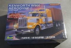 Revell 1/25 Scale Model Kenworth W900 Aerodyne, Historic Series, Factory Sealed.