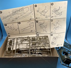 AMT Aston Martin Ulster 1:32 Scale Model Kit. MOLDED IN 2 Colors. READ