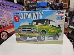 AMT 1972 GMC Jimmy 1:25 Scale Plastic Model Kit BEAUTIFUL VERY NICE TRUCK