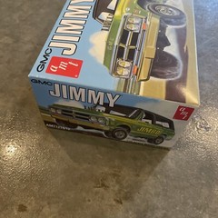AMT 1/25 Scale AMT1219 1972 GMC Jimmy Model Kit NEW OPEN BOX