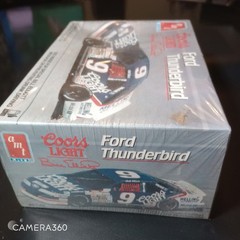 AMT ERTL Coors Light Ford Thunderbird Bill Elliott Model Kit #6740 1/25 Scale #9