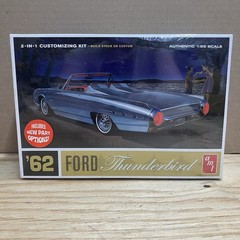 AMT 1962 Ford Thunderbird Model Kit 1:25 Plastic AMT682/12 Factory Sealed ￼