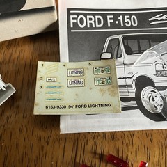 AMT Ertl 6153 1/25 Scale 1994 Ford F-150 Lightning Pickup Plastic Model Kit