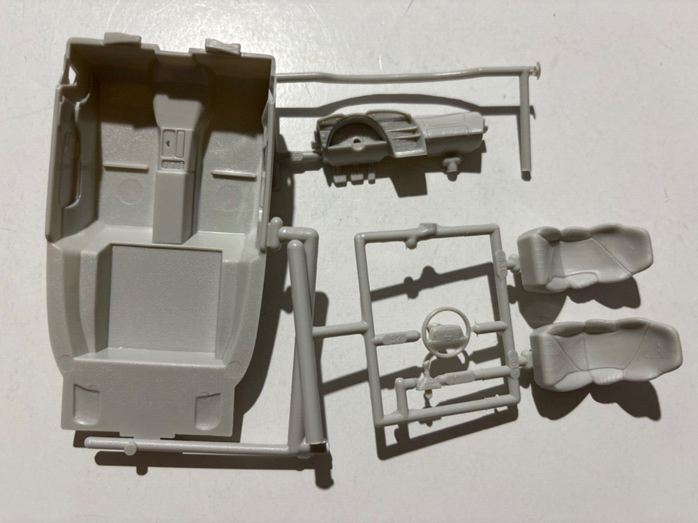 Model Car Parts – AMT 1994 Chevy Corvette ZR1 interior tub & parts 1/25 kitbash